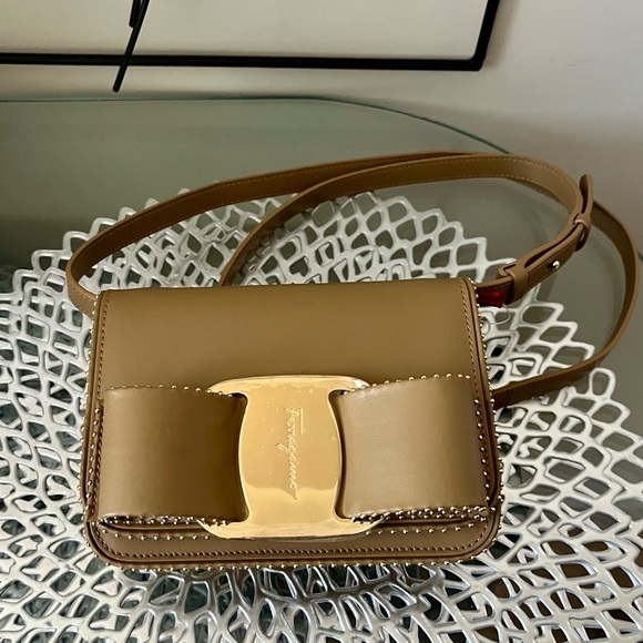 Salvatore Ferragamo Vara Bow Small Leather Crossbody Bag Camel w Gold Accent New - Picture 8 of 16